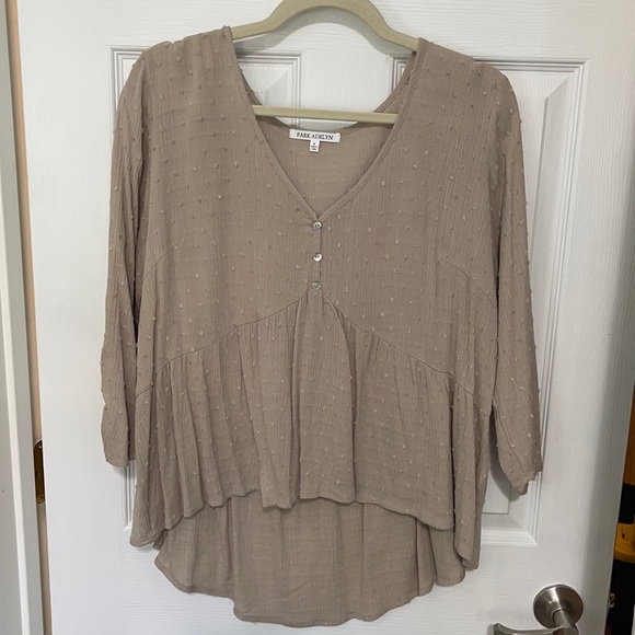 Light brown/ tan blouse - Picture 1 of 3